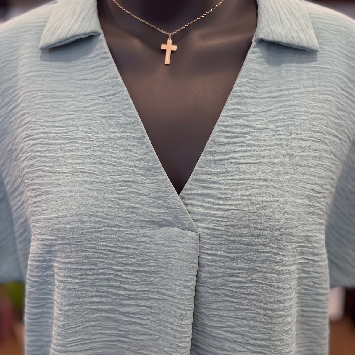 Woven Airflow Collared V-neck Short Sleeve Top | Dusty Teal — Detail close-up