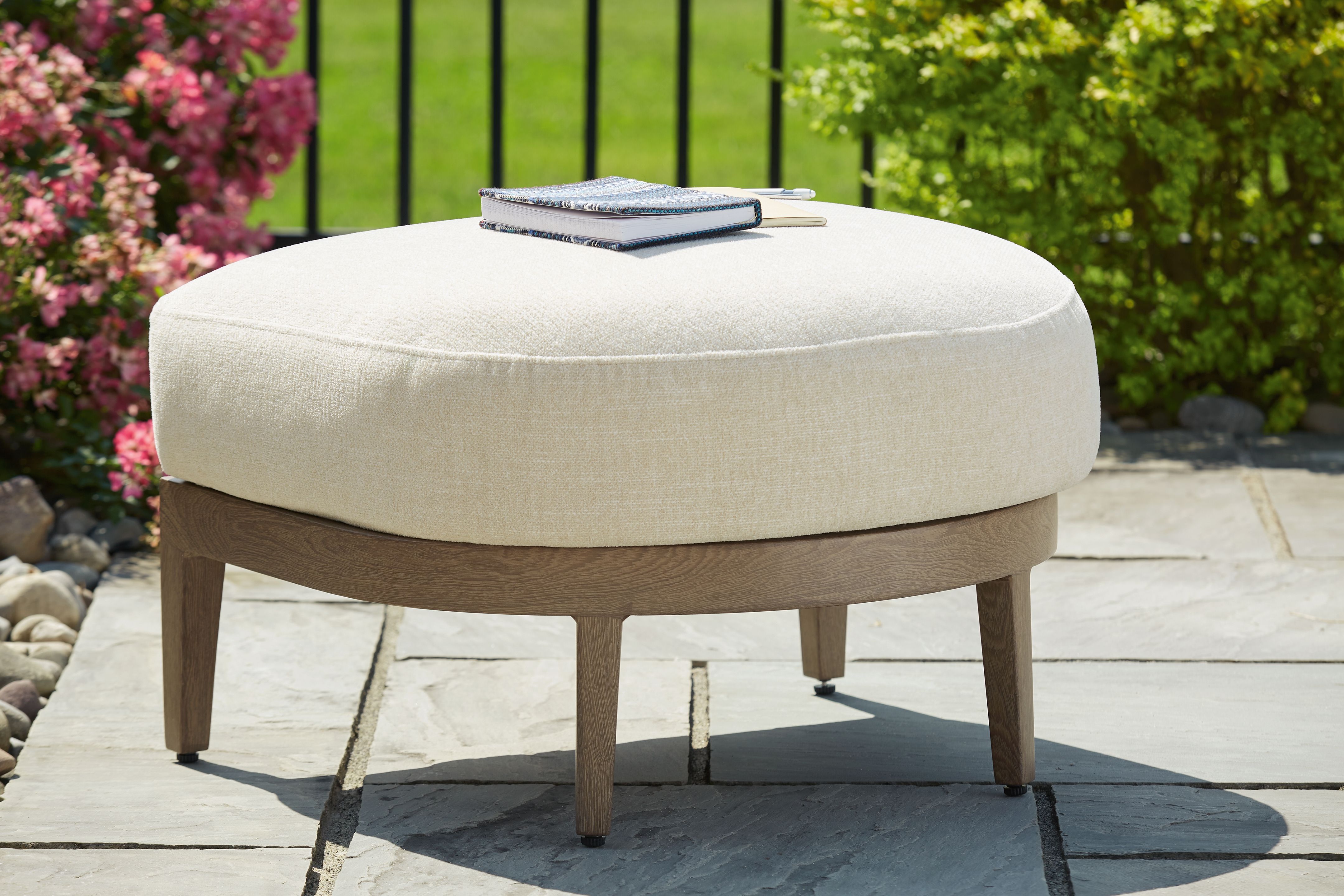 Outdoor > Ottomans