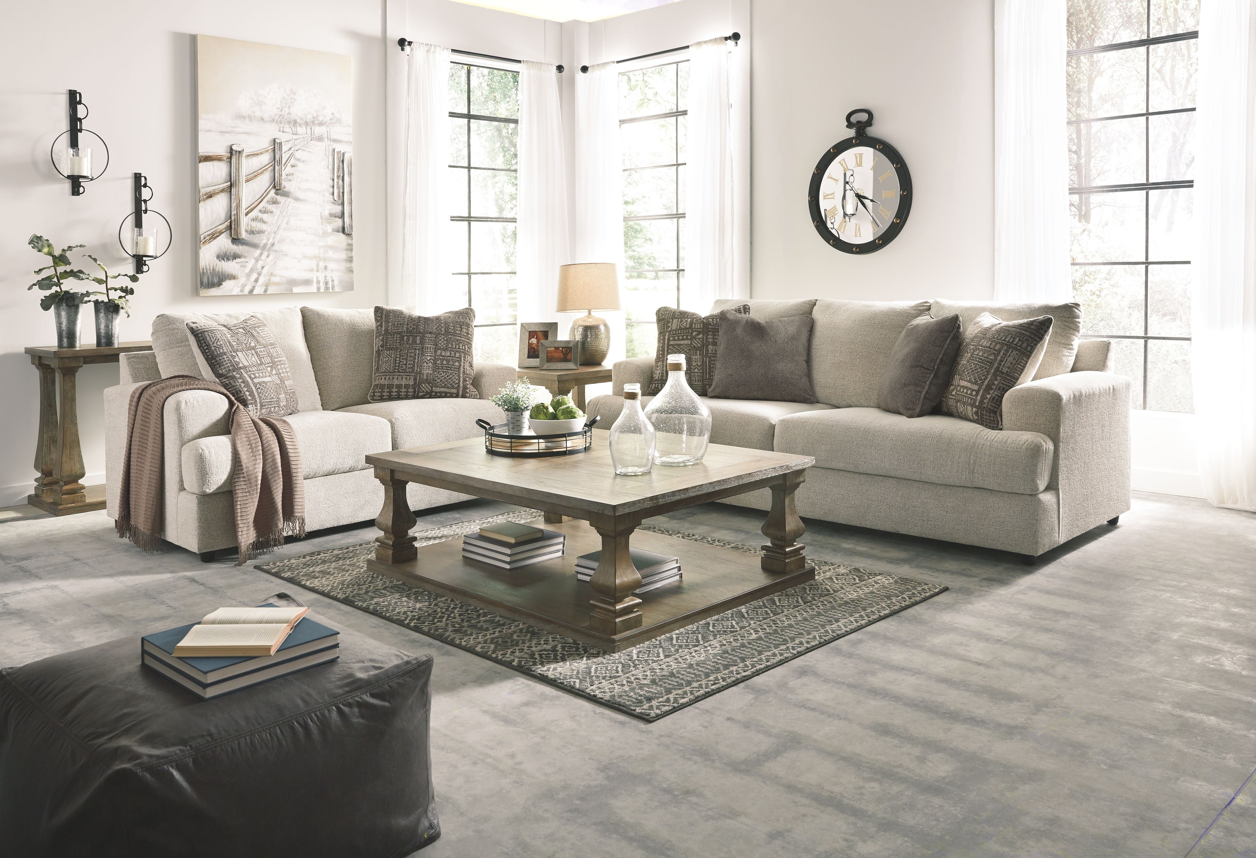 Living Room > Sofas & Loveseats