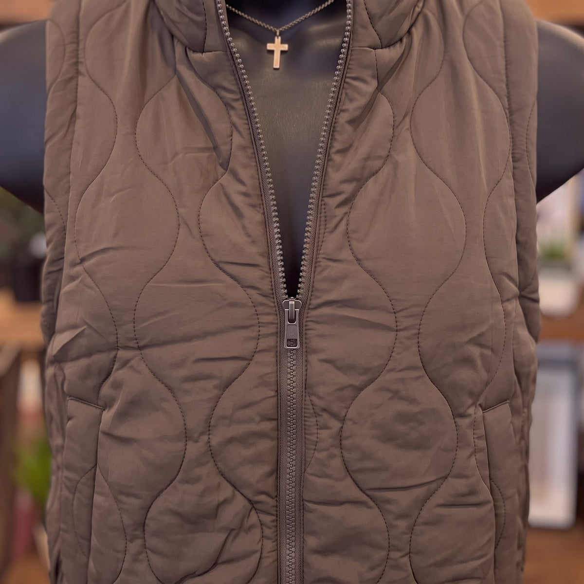 Plaid Collar Quilted Zip Vest | Dark Brown — Detail close-up